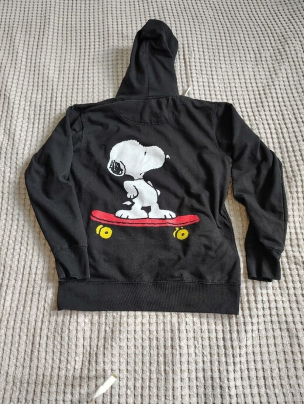 Black Hoodie Sweatshirt - Classic Graphic
